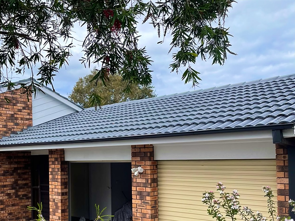 Roof and eaves after the works